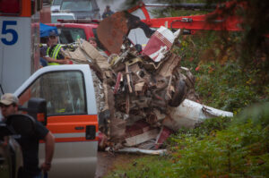 Crews spent hours pulling the wreckage from the woods (Photo: A.N. Williams/nowhabersham.com)