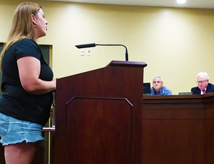 Cool Springs Circle neighbors push for pavement