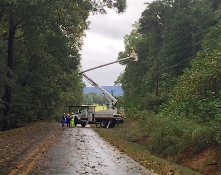 news-HEMC downed trees and power lines on Hwy 197 north