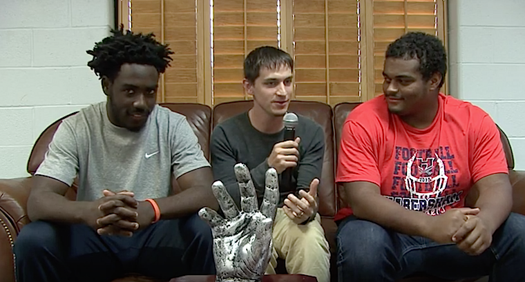 sports-blitz raiders babes and nicely