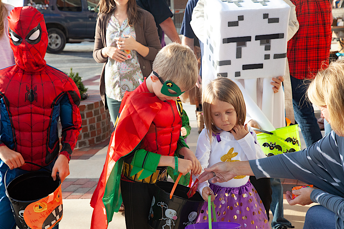 Trick-or-Treat on the Clarkesville Square 2018 1