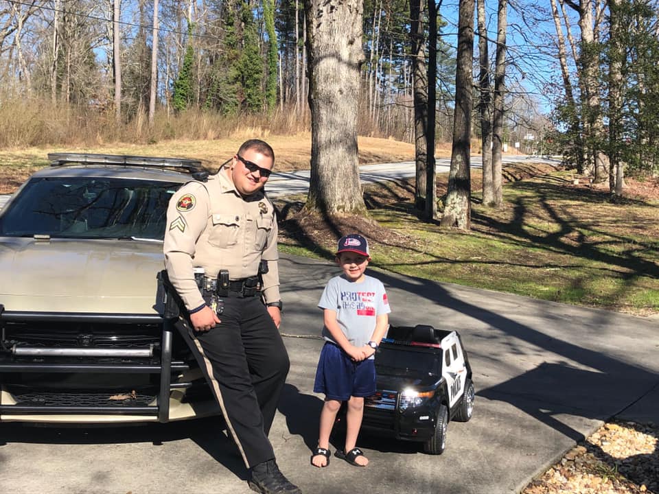 Deputy pulls over kid in mini-sized SUV