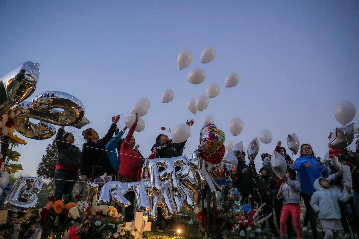 Carlos Morales balloon release7