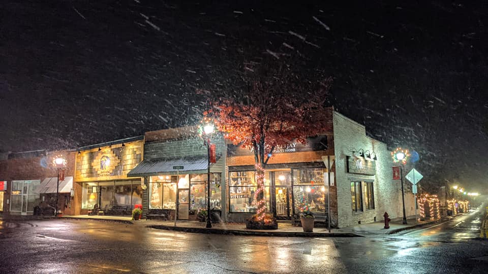 downtown Ellijay first snow of 2020