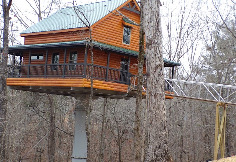 pedestal cabin in White County