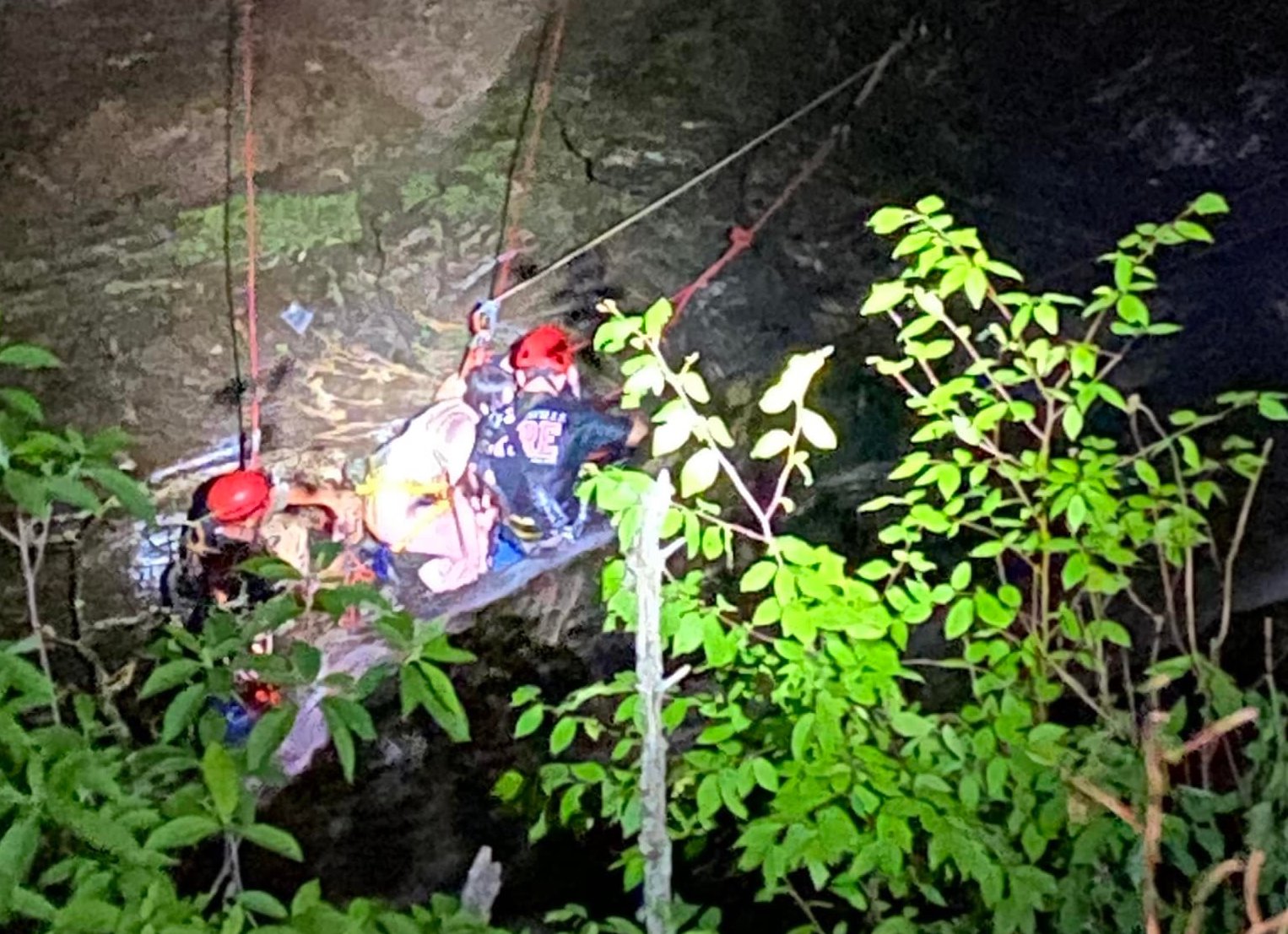 teen rescued from Raven Cliff Falls