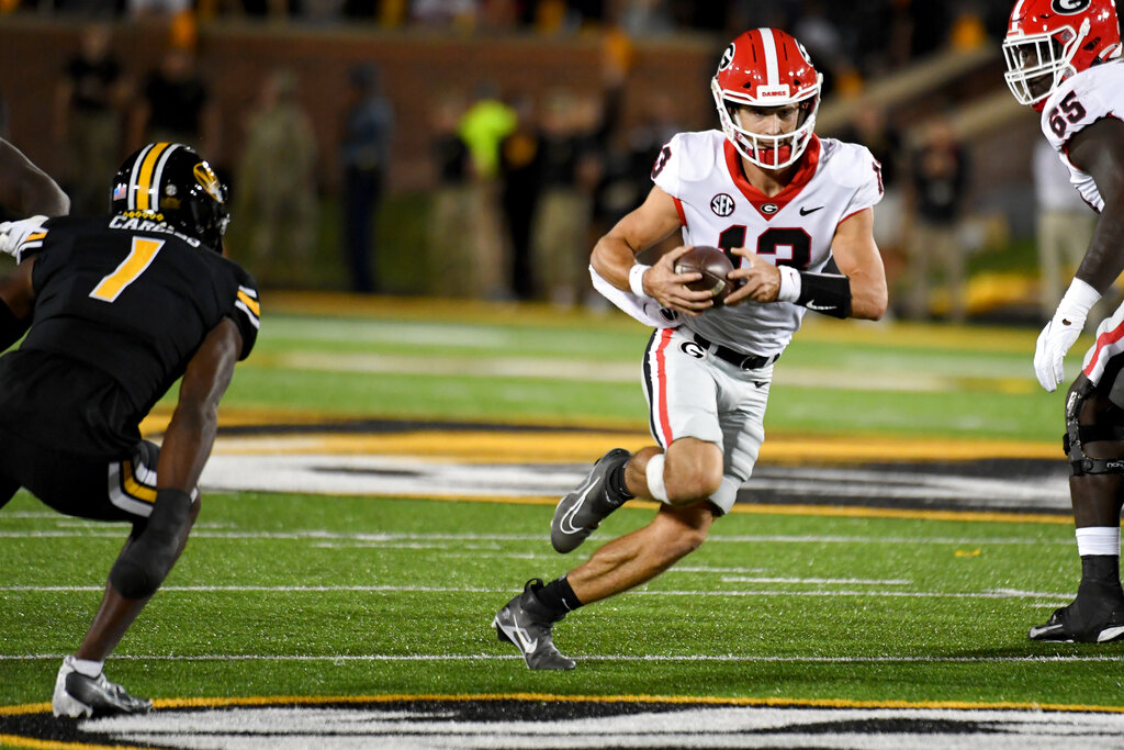 No. 1 Georgia rallies from 10 down to beat Missouri 26-22