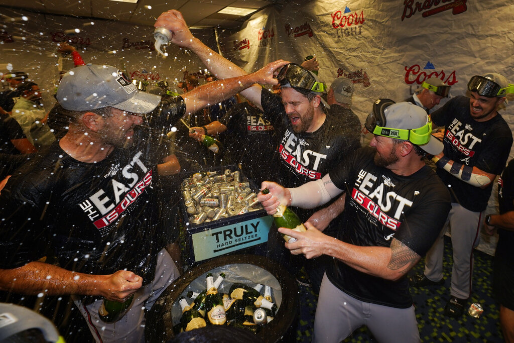 Braves beat Marlins 2-1, clinch 5th straight NL East title