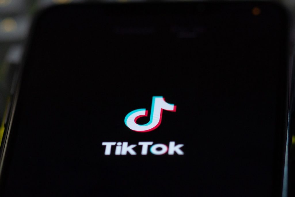 Skeptical Supreme Court justices weigh a rescue of TikTok from nearing ban