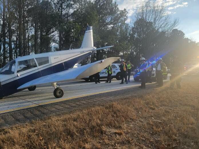 plane lands on I-9852023-01-24 at 5.37.44 PM