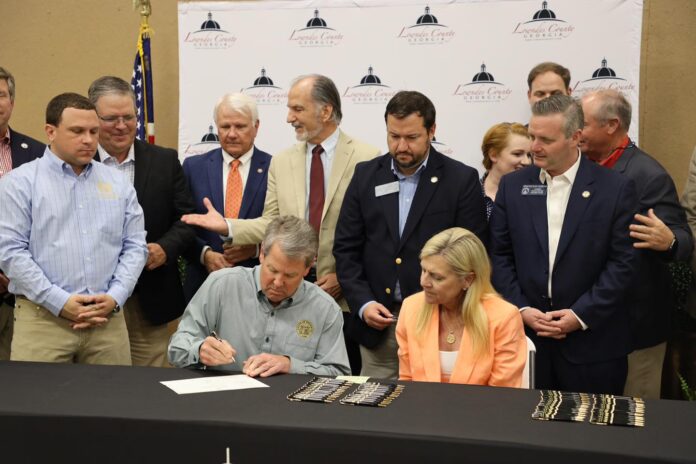 Kemp signs farmland ownership bill