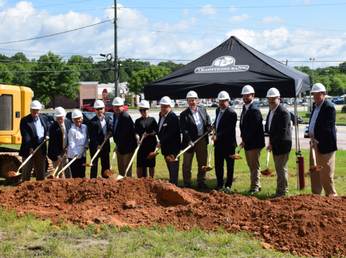 Traditions Bank breaks ground