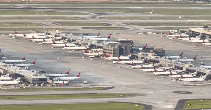planes grounded at Hartsfield-Jackson Atlanta International Airport