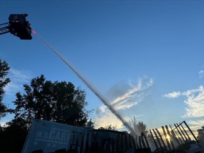 tractor trailer fire2