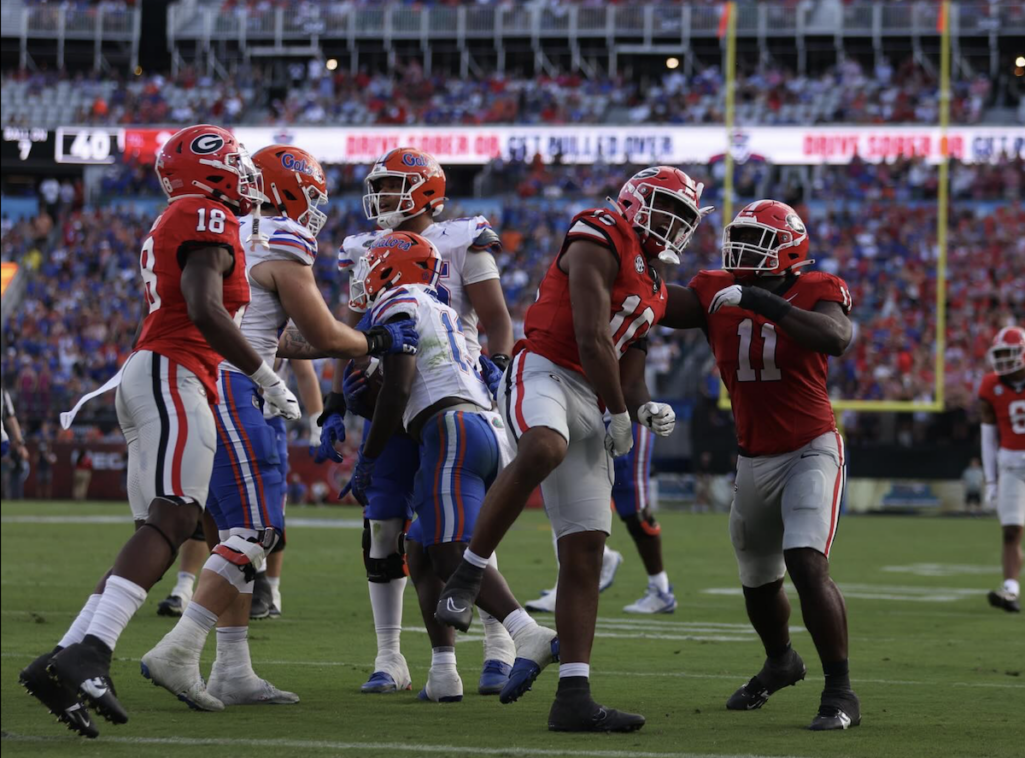Bulldogs deliver late, beat Gators 34-20
