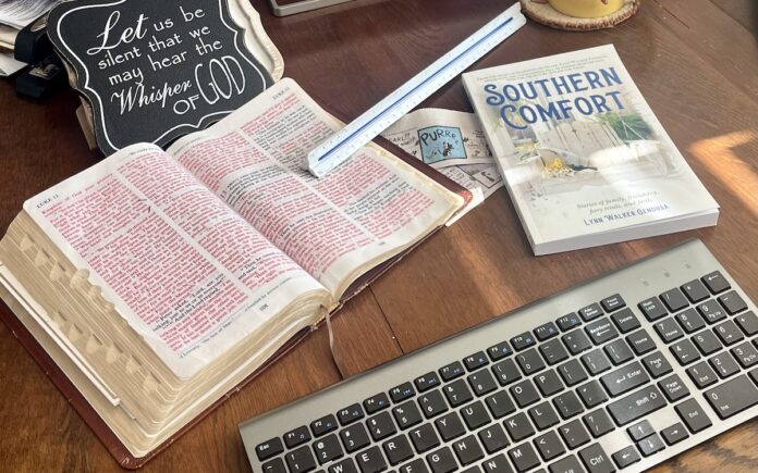 Lynn Walker Gendusa's writers desk