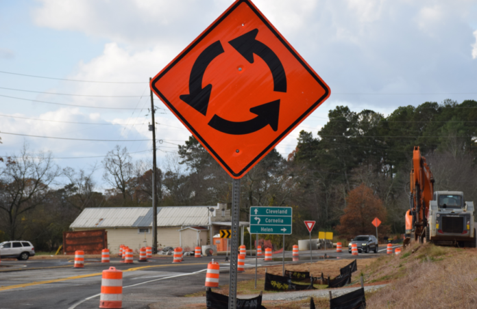 Roundabout sign on GA 115
