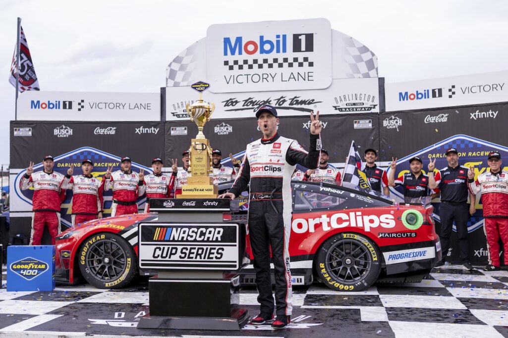 Hamlin takes the lead out of pits and holds off Byron in overtime to win at Darlington Raceway
