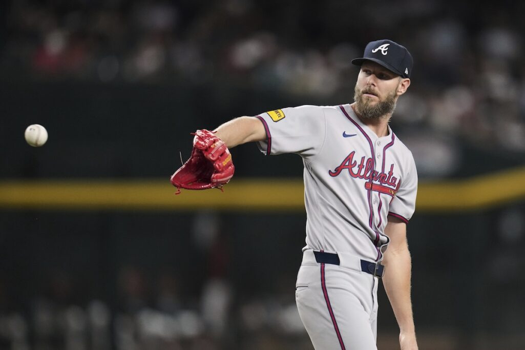 Sale picks up 1st win of season, Braves rout Diamondbacks 8-2