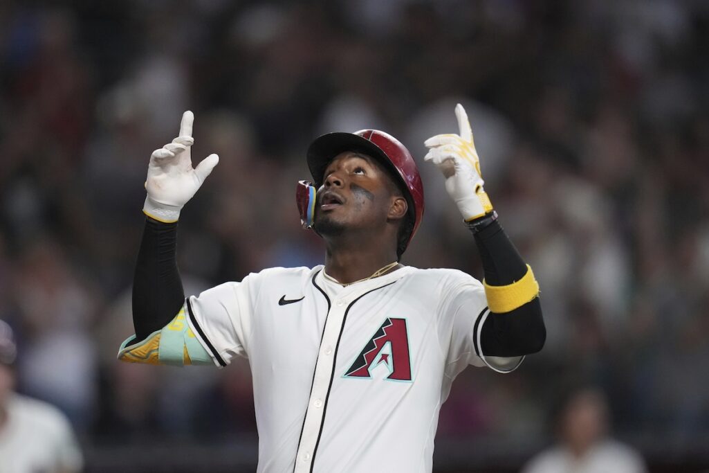 Naylor’s 2-run double in the 7th helps the Diamondbacks beat the Braves 6-4 to snap a 4-game skid
