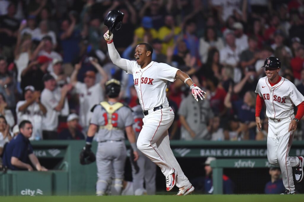 Devers homers in 9th to give Red Sox 7-6 win over Braves