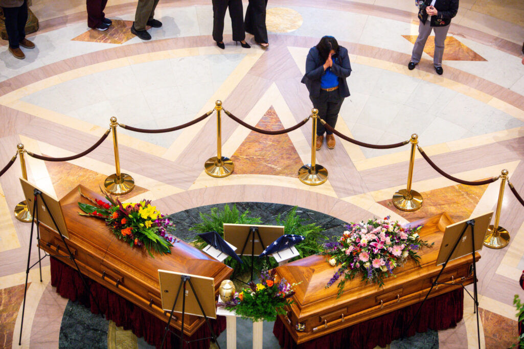 As Hortmans lie in state, thousands of Minnesotans line up to pay respects