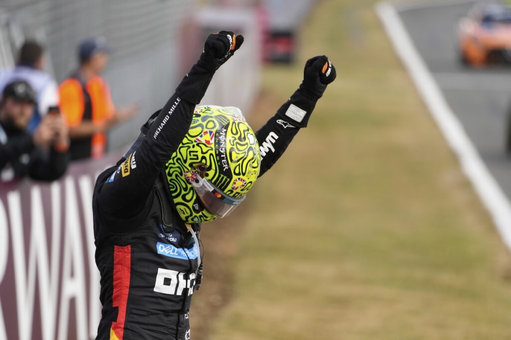 Lando Norris wins thrilling British Grand Prix in the rain to cut Oscar Piastri’s F1 lead