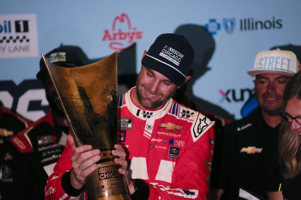 Van Gisbergen wins in Chicago once again, completing a NASCAR weekend sweep