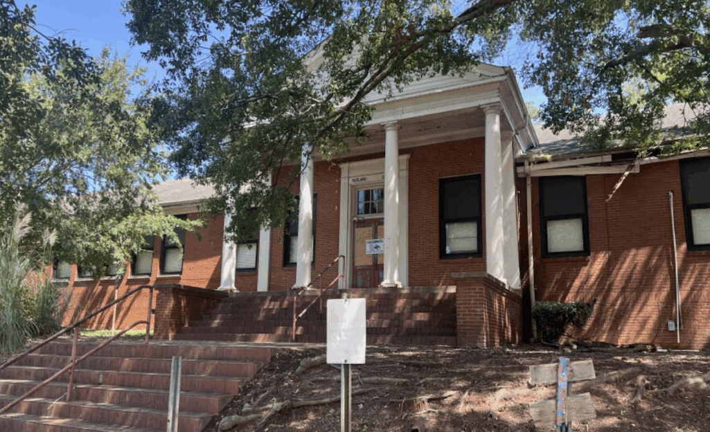 Athens-Clarke County Fire Department investigating fire at West Broad Street School