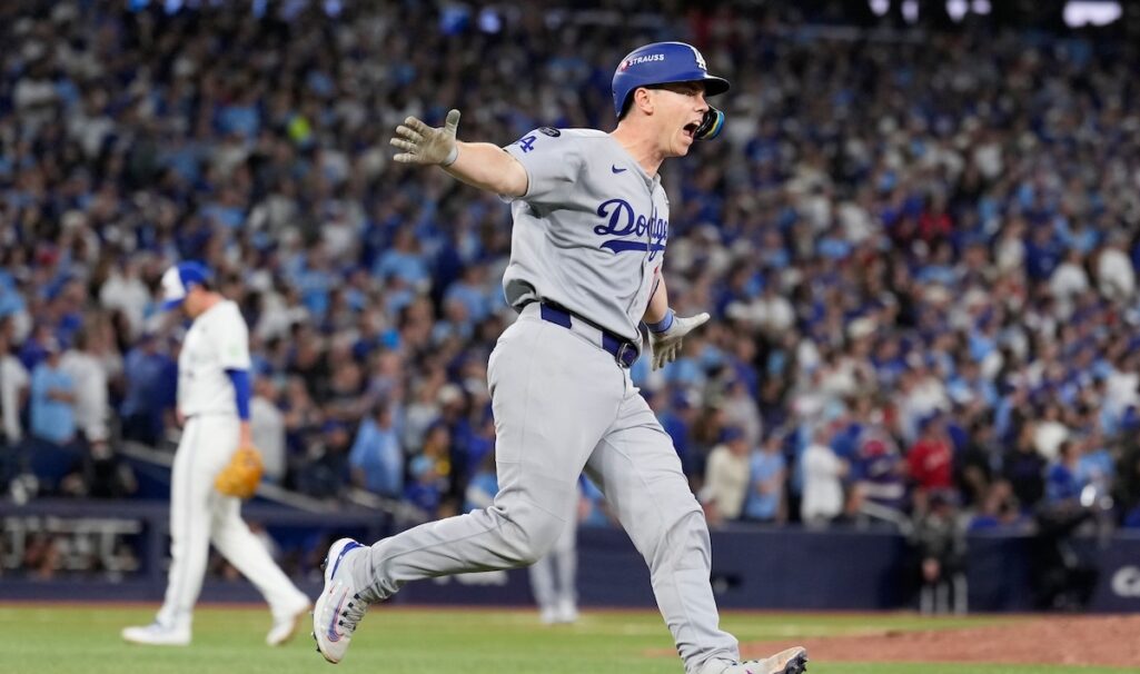 Smith’s homer in 11th lifts Dodgers over Blue Jays 5-4 to become first repeat champion in 25 years