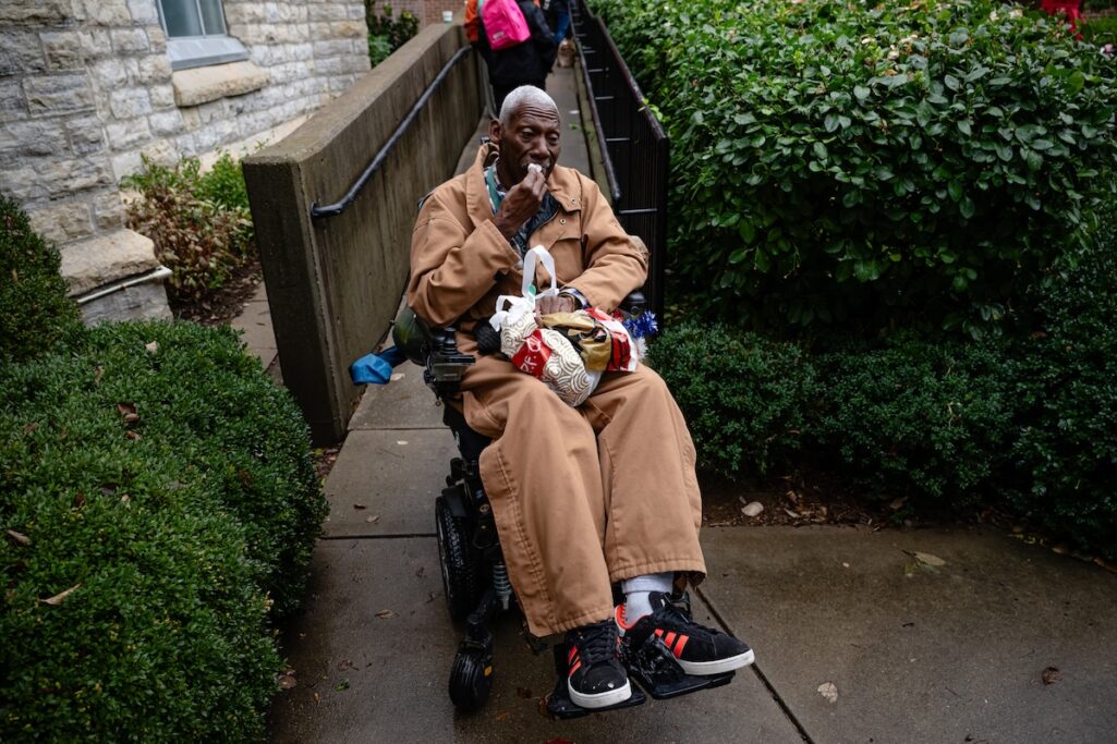 Government shutdown nears record length with no agreement in sight