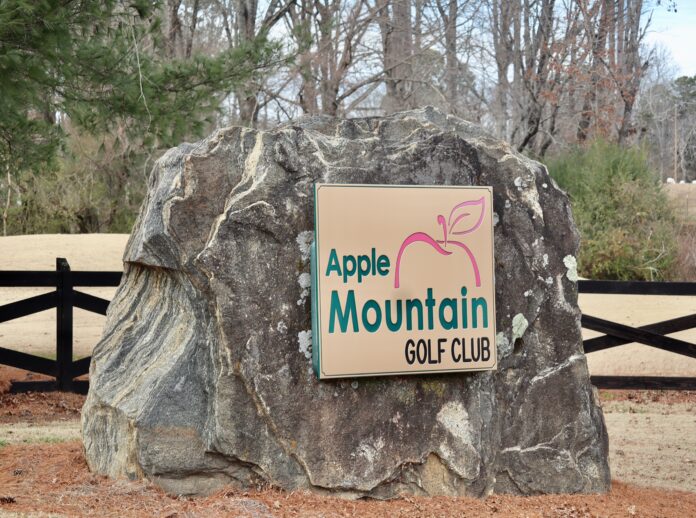 Apple Moutain Entrance