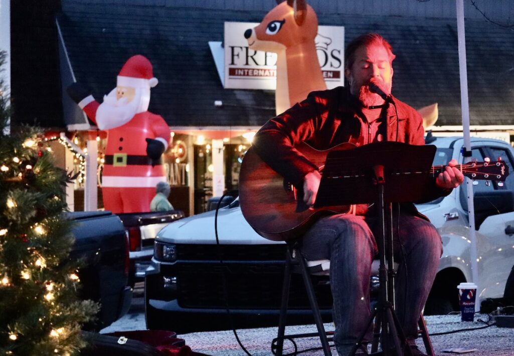 Crowds pack downtown Clarkesville for annual Christmas celebration