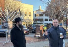 Menorah lighting brings community together on Gainesville Square amid call for resilience